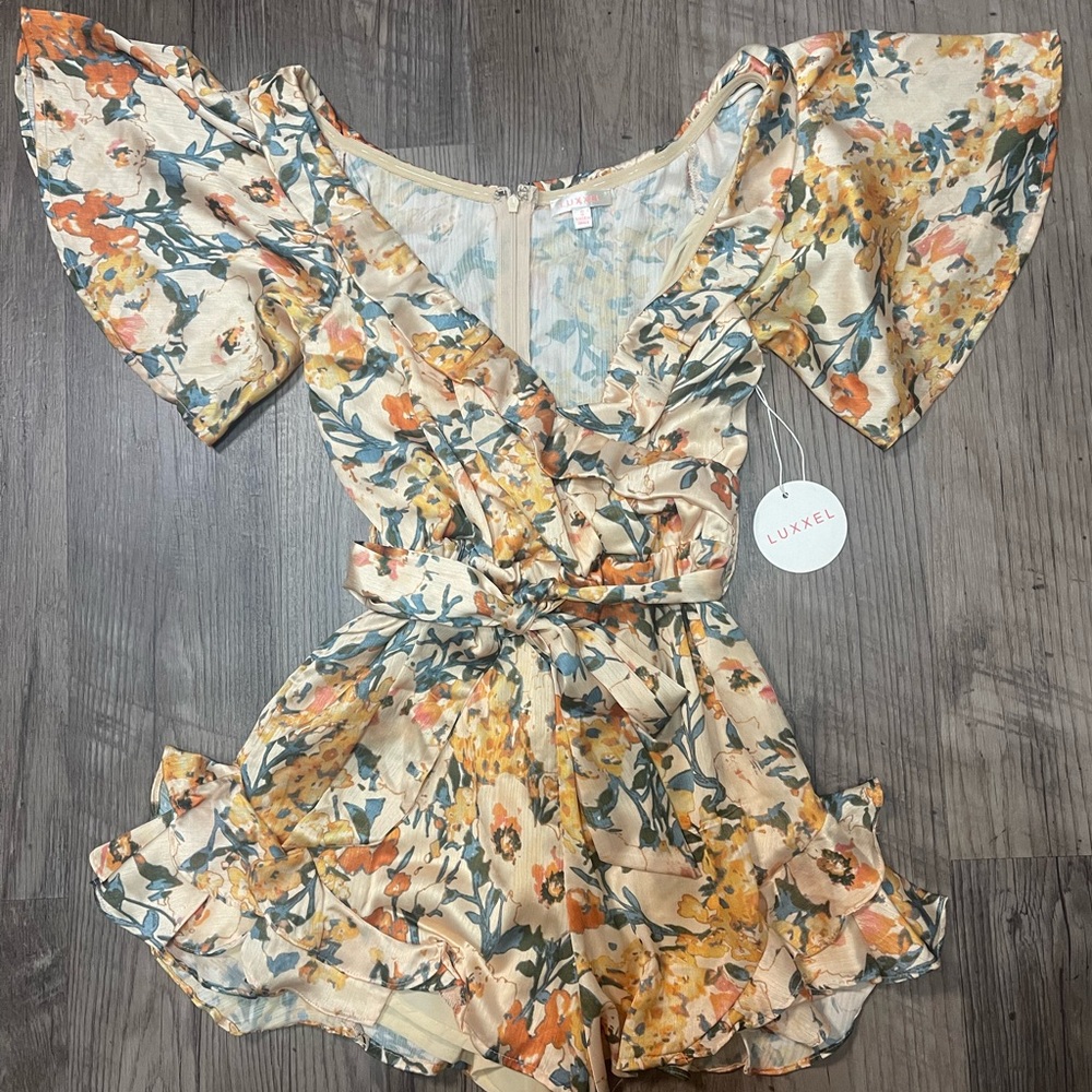 Luxxel NWT  Floral Short Sleeve Wrap Romper